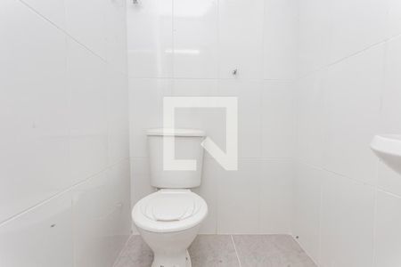 Casa à venda com 108m², 4 quartos e 1 vaga Casa à venda com 108m², 4 quartos e 1 vagaBanheiro