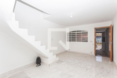 Sala de casa à venda com 4 quartos, 108m² em Jardim Clímax, São Paulo