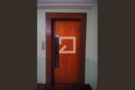 Apartamento à venda com 212m², 3 quartos e 2 vagasElevador privativo