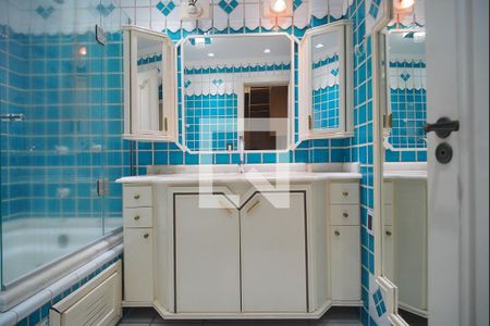 Apartamento à venda com 212m², 3 quartos e 2 vagasBanheiro da Suíte