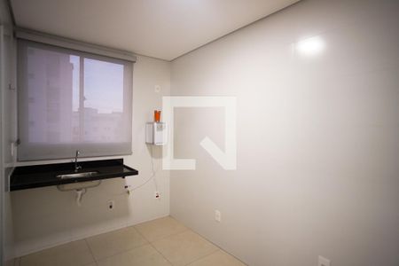 Cozinha de apartamento para alugar com 2 quartos, 65m² em Heliópolis, Belo Horizonte