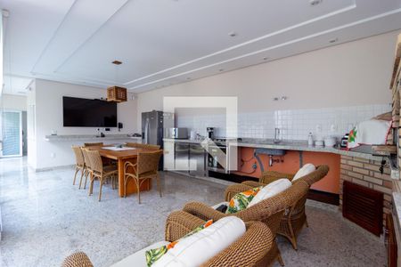 Casa à venda com 550m², 5 quartos e 6 vagasEspaço Gourmet