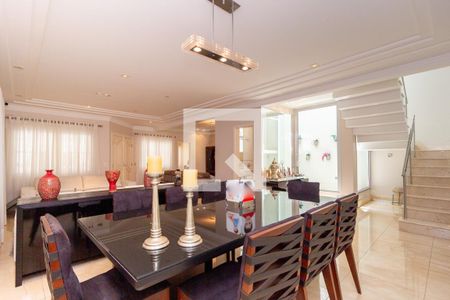 Casa à venda com 550m², 5 quartos e 6 vagasSala de Jantar