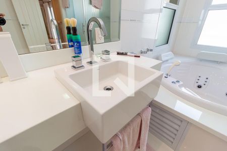 Casa à venda com 550m², 5 quartos e 6 vagasDetalhe - Banheiro