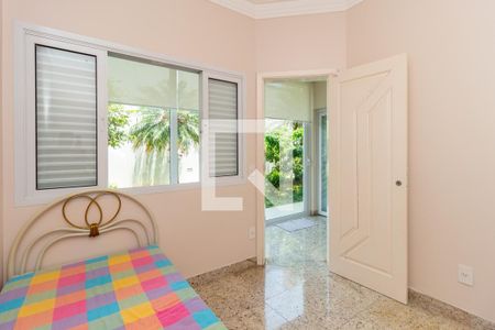 Casa à venda com 550m², 5 quartos e 6 vagasQuarto - Área de Serviço