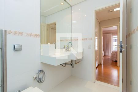 Casa à venda com 550m², 5 quartos e 6 vagasBanheiro - Suíte 2