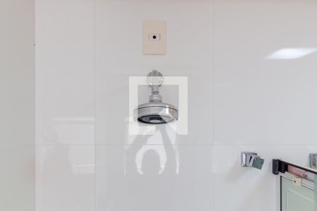 Casa à venda com 550m², 5 quartos e 6 vagasDetalhe Banheiro - Suíte 2