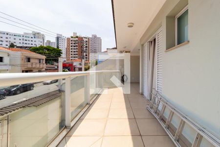 Casa à venda com 550m², 5 quartos e 6 vagasVaranda - Suíte 2 e 3