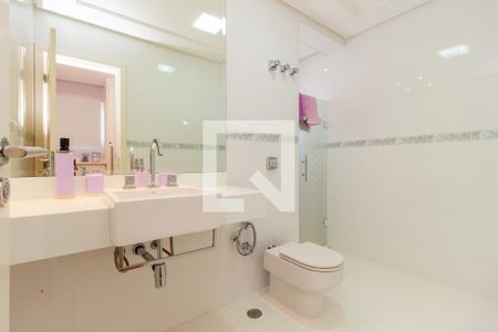 Casa à venda com 550m², 5 quartos e 6 vagasBanheiro - Suíte 3