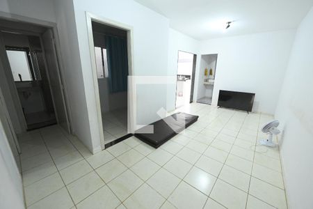 Sala de casa de condomínio para alugar com 3 quartos, 80m² em Jardim Gardênia, Goiânia