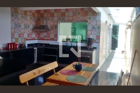 Casa à venda com 3 quartos, 155m² em Vila Diva, São Paulo