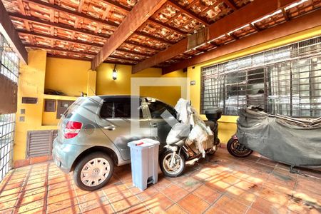 Casa à venda com 200m², 4 quartos e 2 vagas Casa à venda com 200m², 4 quartos e 2 vagasGaragem