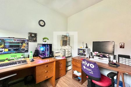 Casa à venda com 200m², 4 quartos e 2 vagas Casa à venda com 200m², 4 quartos e 2 vagasQuarto 1