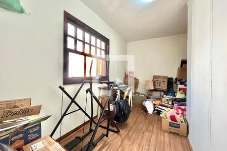 Casa à venda com 200m², 4 quartos e 2 vagas Casa à venda com 200m², 4 quartos e 2 vagasQuarto 3