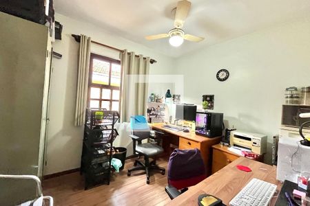 Casa à venda com 200m², 4 quartos e 2 vagas Casa à venda com 200m², 4 quartos e 2 vagasQuarto 1