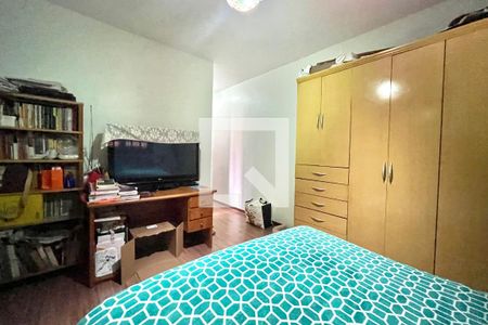 Casa à venda com 200m², 4 quartos e 2 vagas Casa à venda com 200m², 4 quartos e 2 vagasSuite