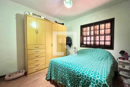 Casa à venda com 200m², 4 quartos e 2 vagas Casa à venda com 200m², 4 quartos e 2 vagasSuite