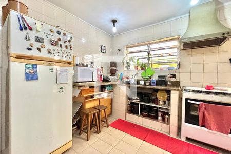 Casa à venda com 200m², 4 quartos e 2 vagas Casa à venda com 200m², 4 quartos e 2 vagasCozinha