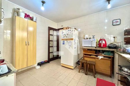 Casa à venda com 200m², 4 quartos e 2 vagas Casa à venda com 200m², 4 quartos e 2 vagasCozinha