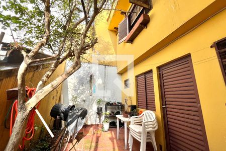 Casa à venda com 200m², 4 quartos e 2 vagas Casa à venda com 200m², 4 quartos e 2 vagasQuintal