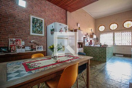 Casa à venda com 322m², 4 quartos e 3 vagasCozinha da Casa 2