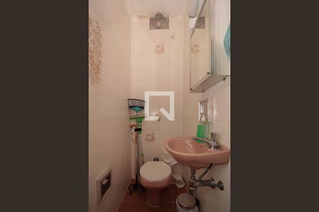 Casa à venda com 322m², 4 quartos e 3 vagasBanheiro de serviço