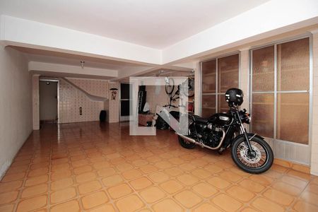 Casa à venda com 322m², 4 quartos e 3 vagasGaragem