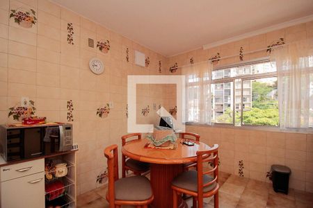 Casa à venda com 322m², 4 quartos e 3 vagasCozinha