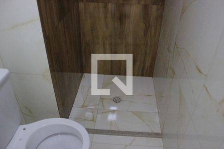 Banheiro de apartamento para alugar com 2 quartos, 36m² em Vila das Bandeiras, Guarulhos