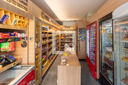 Apartamento à venda com 136m², 4 quartos e 2 vagasMini Mercado