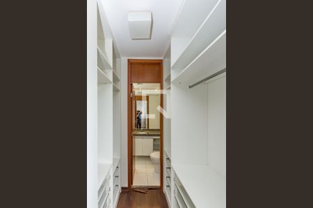 Apartamento para alugar com 107m², 4 quartos e 3 vagas Apartamento para alugar com 107m², 4 quartos e 3 vagasCloset da suíte