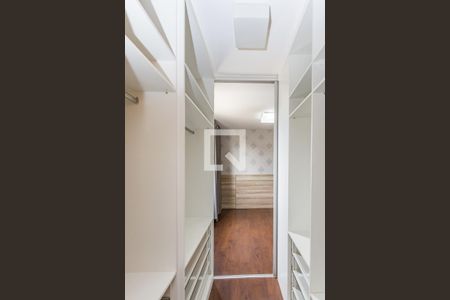 Apartamento para alugar com 107m², 4 quartos e 3 vagas Apartamento para alugar com 107m², 4 quartos e 3 vagasCloset da suíte