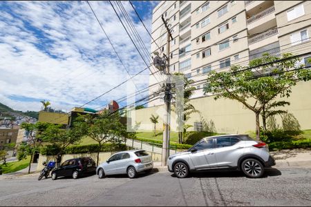 Apartamento para alugar com 107m², 4 quartos e 3 vagas Apartamento para alugar com 107m², 4 quartos e 3 vagasFachada