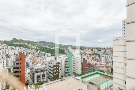 Apartamento para alugar com 107m², 4 quartos e 3 vagas Apartamento para alugar com 107m², 4 quartos e 3 vagasSuíte