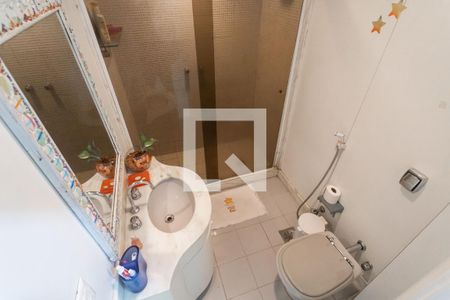 Apartamento à venda com 230m², 3 quartos e 1 vagaBanheiro da Suíte 2