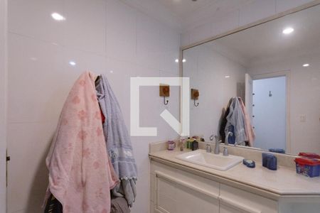 Apartamento à venda com 230m², 3 quartos e 1 vagaBanheiro da Suíte 1