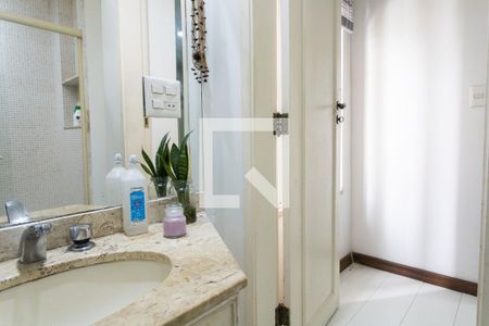 Apartamento à venda com 230m², 3 quartos e 1 vagaBanheiro da Suíte 3