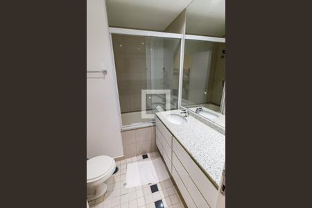 Banheiro da Suíte de apartamento para alugar com 1 quarto, 84m² em Vila Andrade, São Paulo