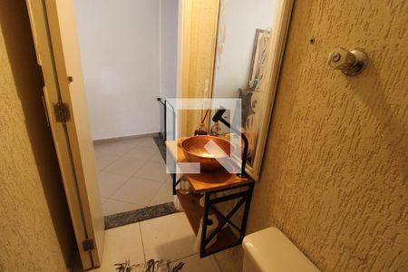 Casa de condomínio à venda com 127m², 3 quartos e 2 vagasLavabo
