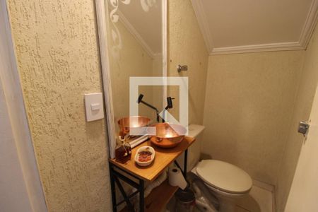 Casa de condomínio à venda com 127m², 3 quartos e 2 vagasLavabo