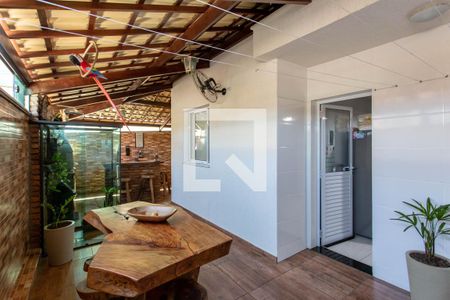 Apartamento à venda com 110m², 2 quartos e 1 vagaÁrea de Serviço