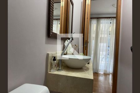 Casa à venda com 100m², 2 quartos e 1 vagaLavabo