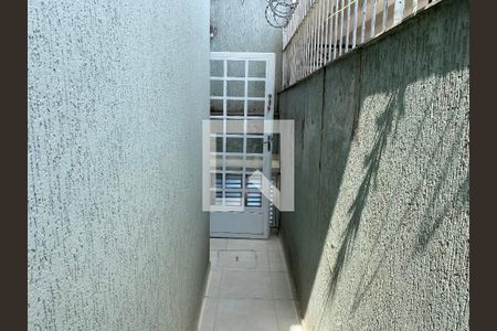 Casa à venda com 100m², 2 quartos e 1 vagaCorredor lateral