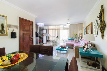 Apartamento à venda com 161m², 3 quartos e 1 vaga Apartamento à venda com 161m², 3 quartos e 1 vagaSala