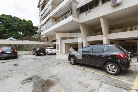 Apartamento à venda com 161m², 3 quartos e 1 vaga Apartamento à venda com 161m², 3 quartos e 1 vagaEstacionamento