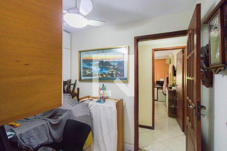 Apartamento à venda com 161m², 3 quartos e 1 vaga Apartamento à venda com 161m², 3 quartos e 1 vagaEscritório