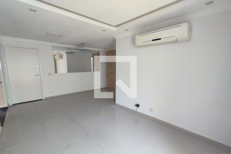 Sala de apartamento para alugar com 3 quartos, 73m² em Taquara, Rio de Janeiro