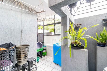 Casa à venda com 258m², 3 quartos e 2 vagas Casa à venda com 258m², 3 quartos e 2 vagasLavanderia