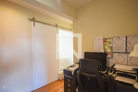 Apartamento à venda com 211m², 3 quartos e 3 vagasEscritório