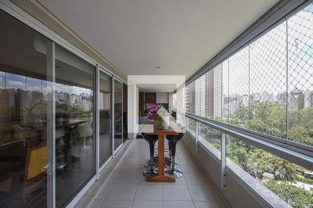 Apartamento à venda com 211m², 3 quartos e 3 vagasVaranda